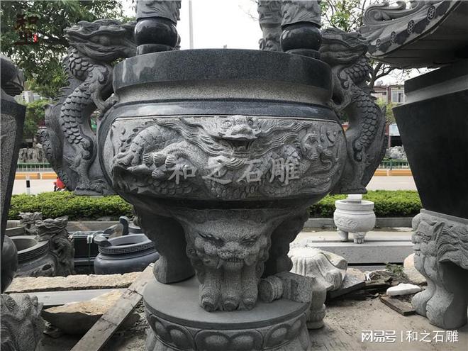 大理石石雕香炉的精雕工艺